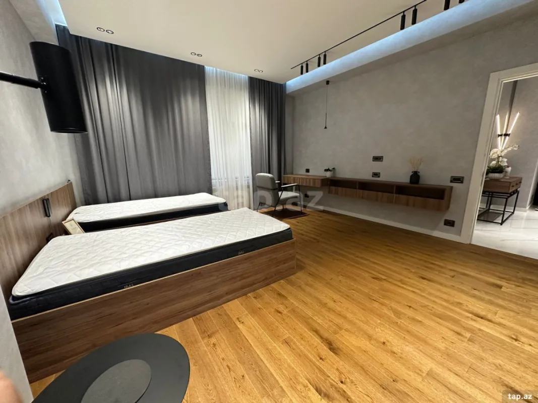 Kirayə verilir 3 otaqlı yeni tikili 140 m²