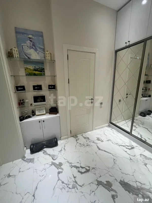 Satılır 3 otaqlı yeni tikili 100 m²