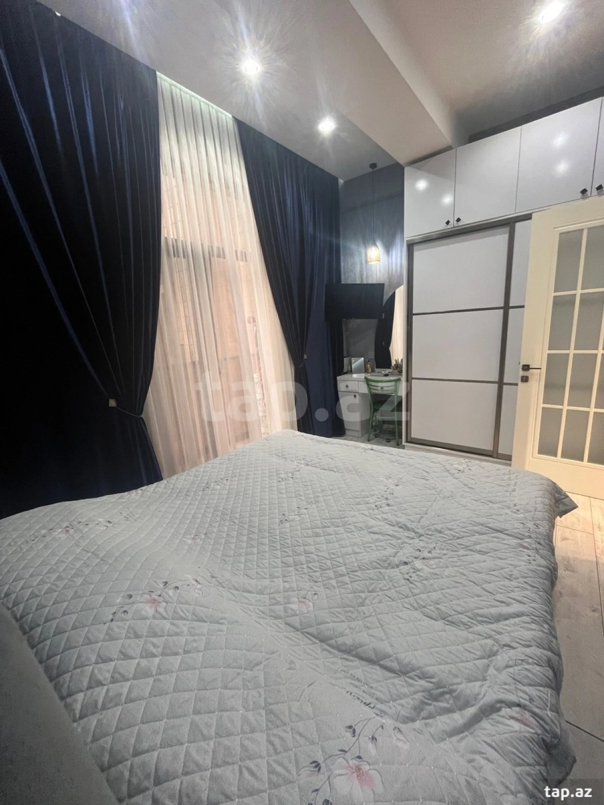 Satılır 3 otaqlı yeni tikili 100 m²