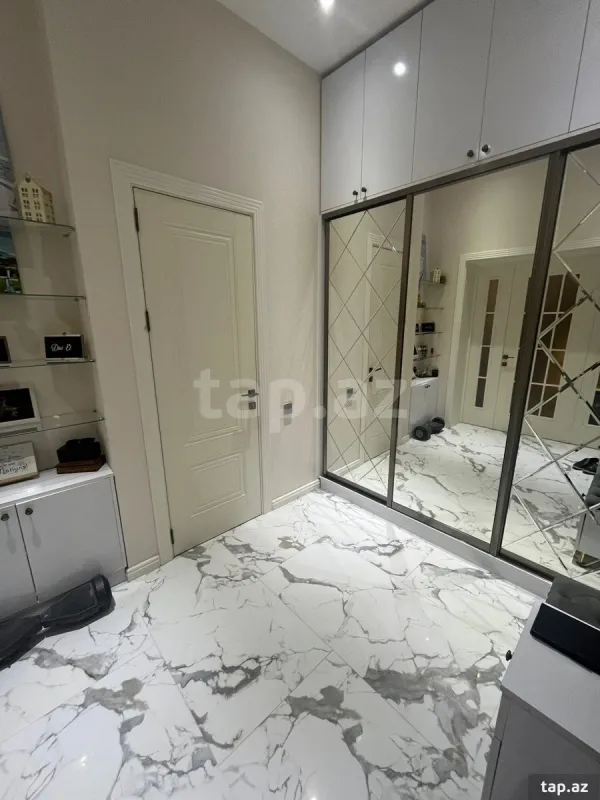 Satılır 3 otaqlı yeni tikili 100 m²