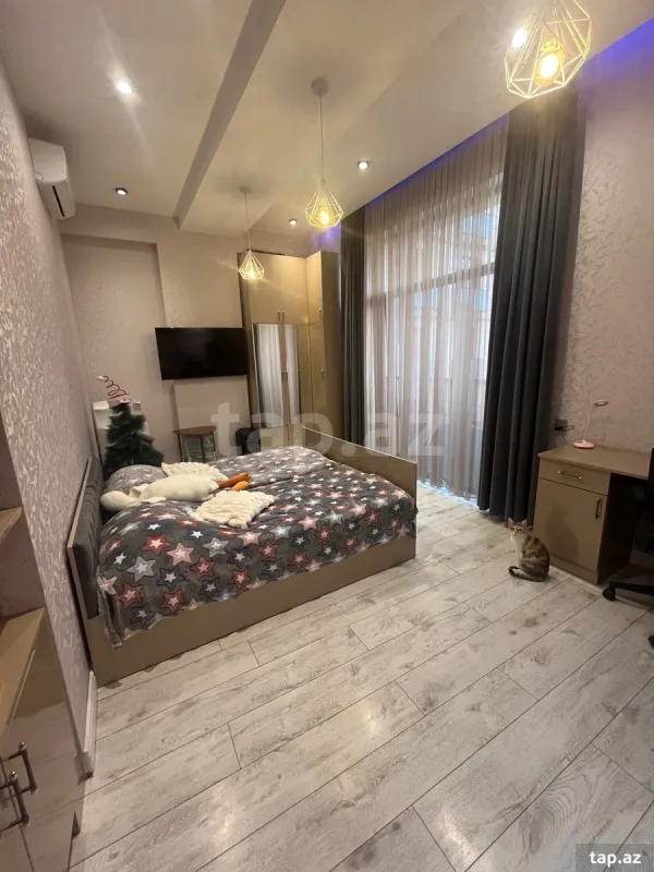 Satılır 3 otaqlı yeni tikili 100 m²