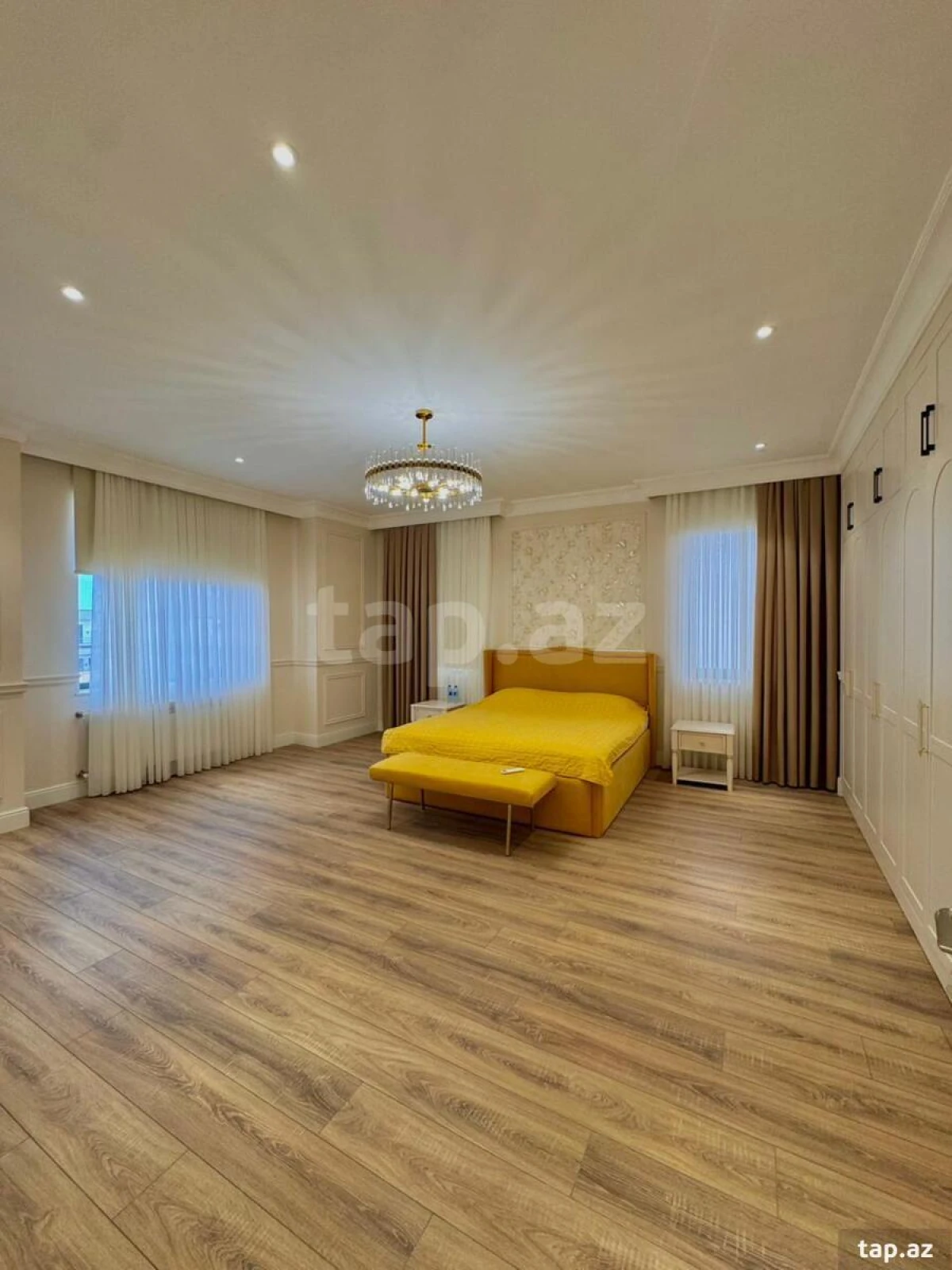 Satılır 5 otaqlı həyət evi