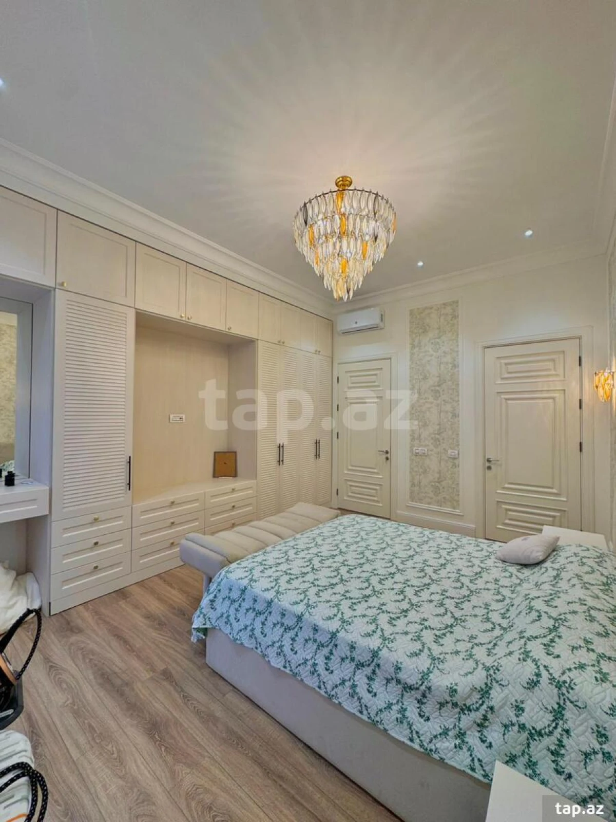 Satılır 5 otaqlı həyət evi