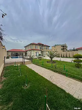 Satılır 5 otaqlı həyət evi