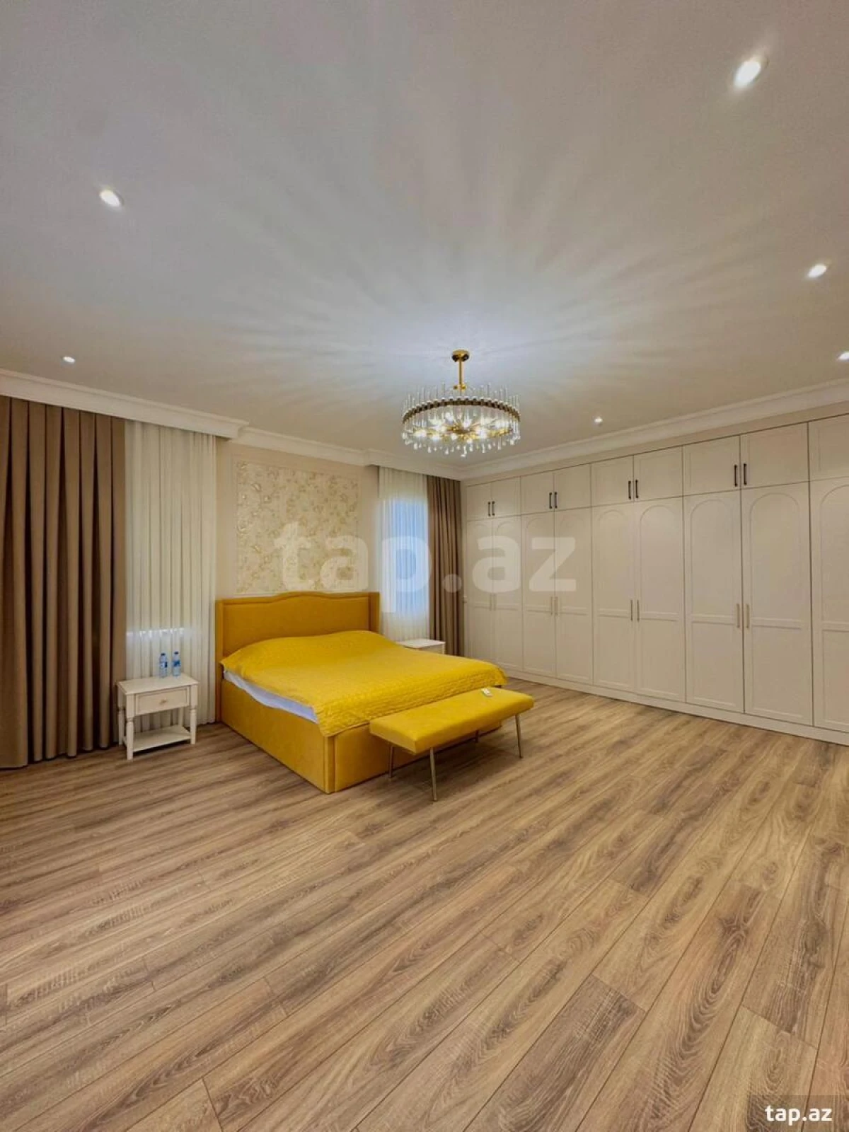 Satılır 5 otaqlı həyət evi