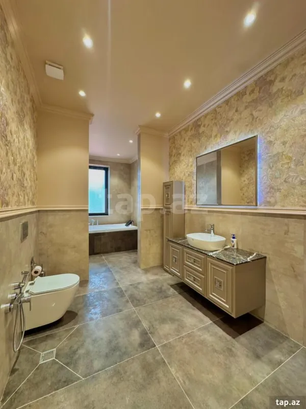 Satılır 5 otaqlı həyət evi