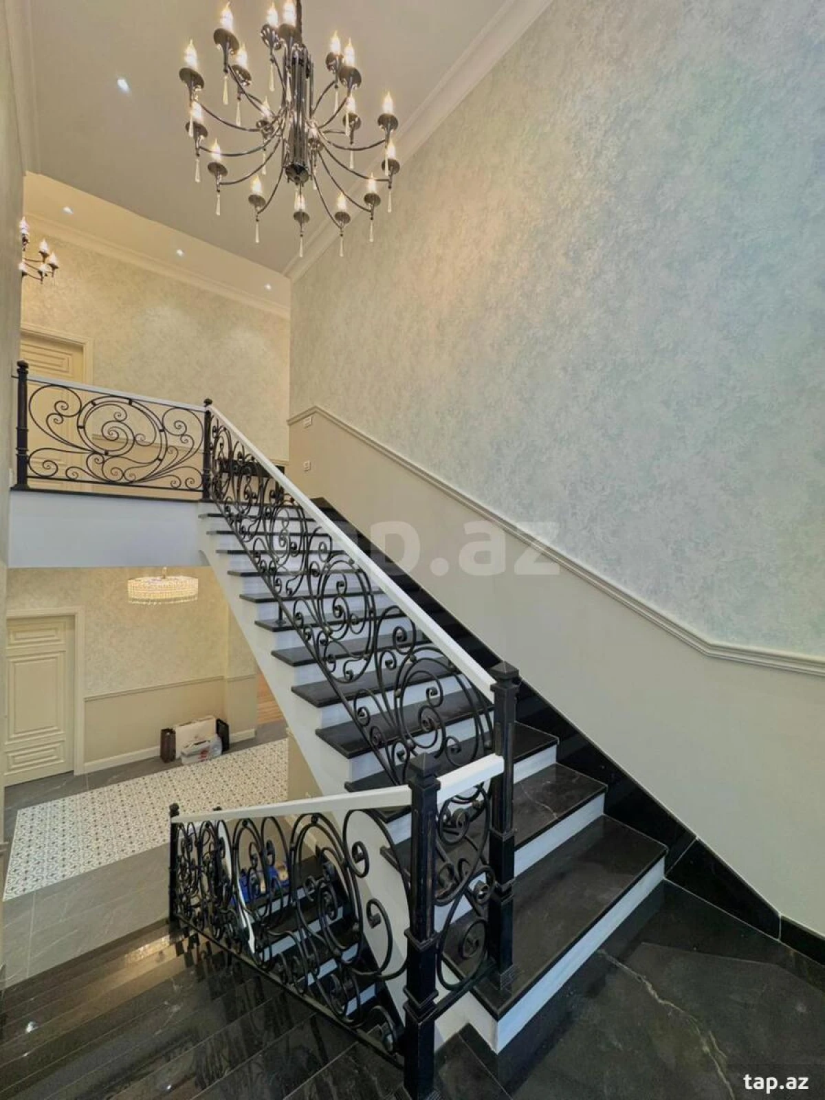 Satılır 5 otaqlı həyət evi