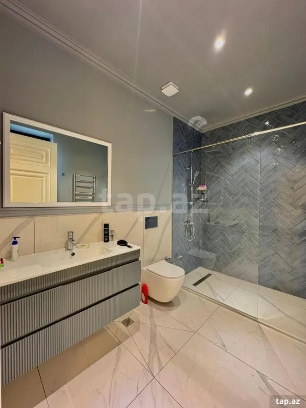 Satılır 5 otaqlı həyət evi