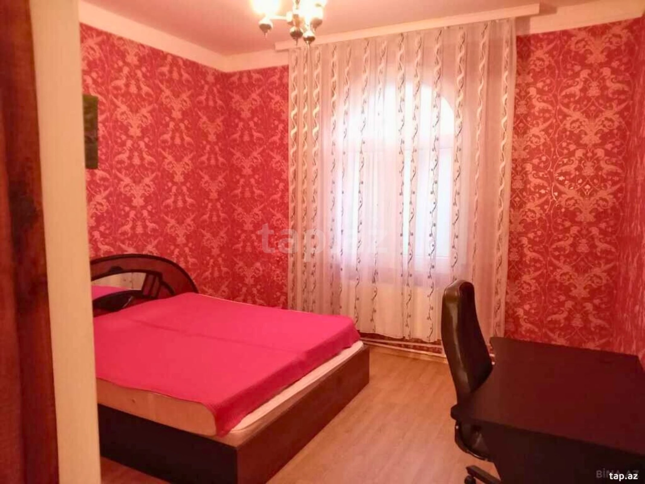 Satılır 6 otaqlı həyət evi 375 m²