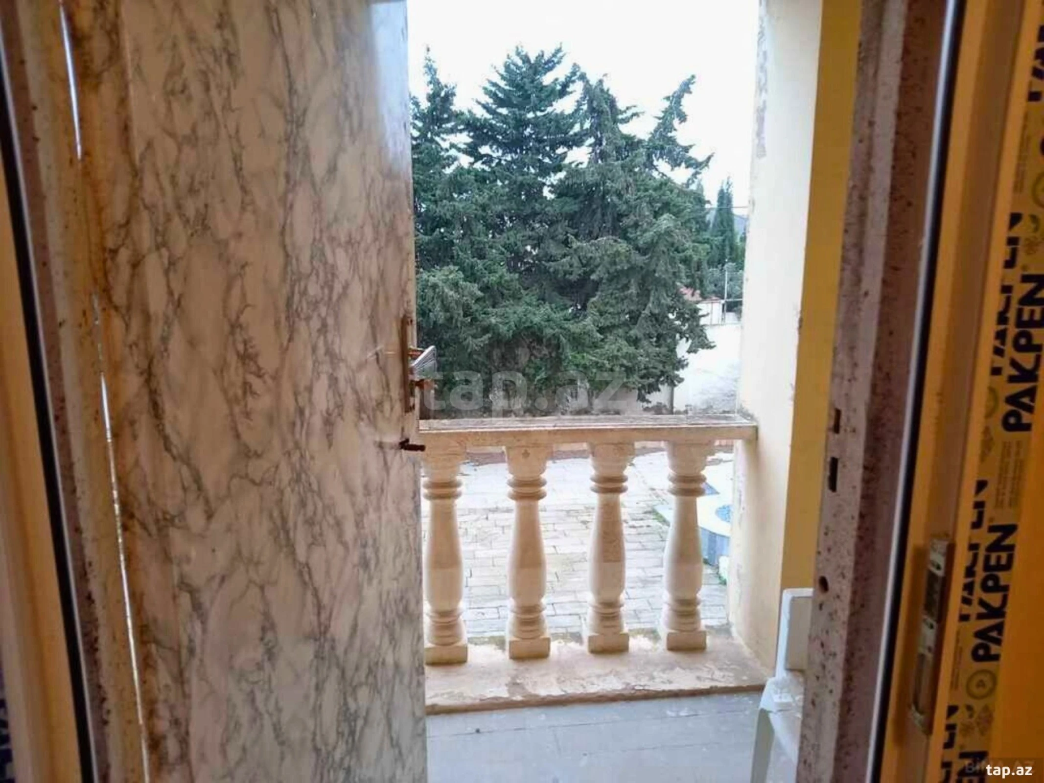 Satılır 6 otaqlı həyət evi 375 m²