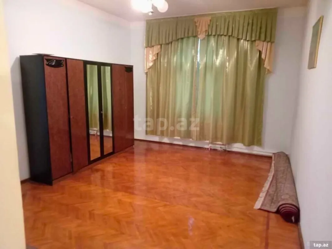 Satılır 6 otaqlı həyət evi 375 m²