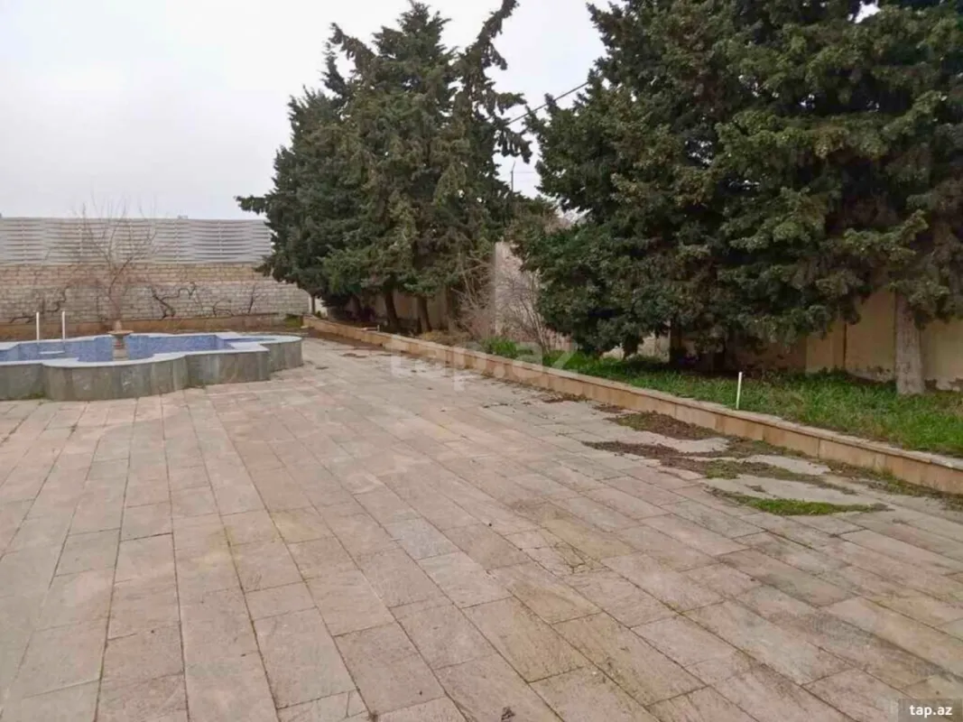 Satılır 6 otaqlı həyət evi 375 m²
