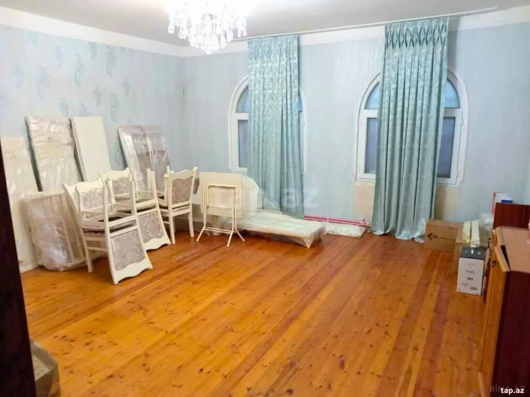 Satılır 6 otaqlı həyət evi 375 m²