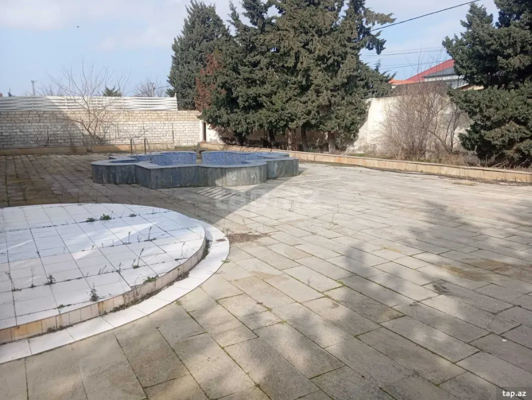 Satılır 6 otaqlı həyət evi 375 m²