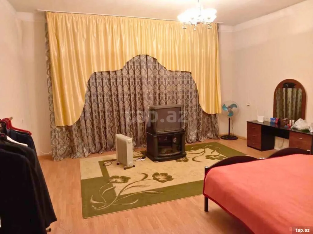 Satılır 6 otaqlı həyət evi 375 m²