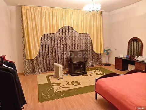 Satılır 6 otaqlı həyət evi 375 m²