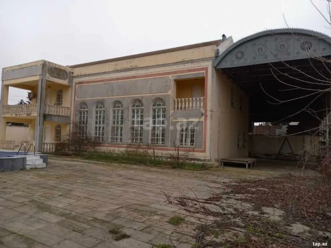 Satılır 6 otaqlı həyət evi 375 m²