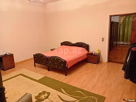 Satılır 6 otaqlı həyət evi 375 m²