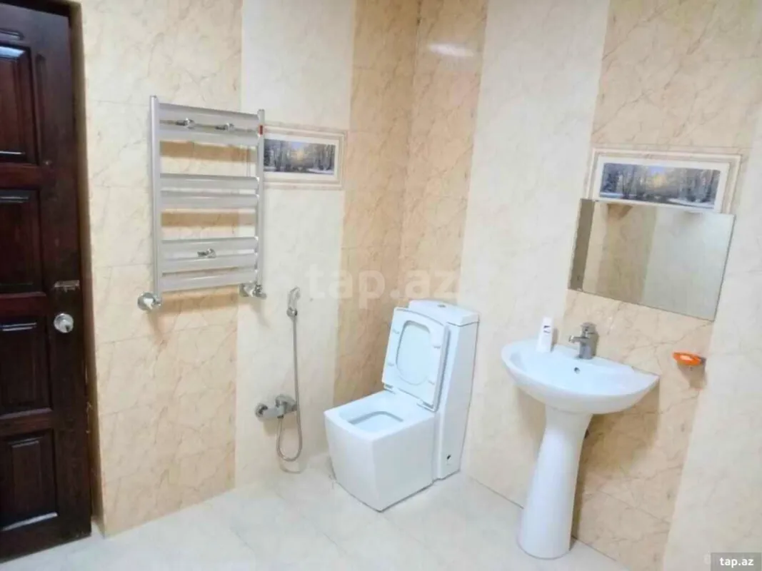 Satılır 6 otaqlı həyət evi 375 m²