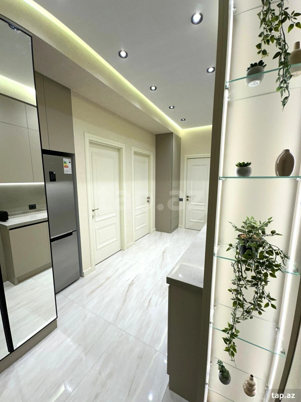 Satılır 2 otaqlı yeni tikili 65 m²