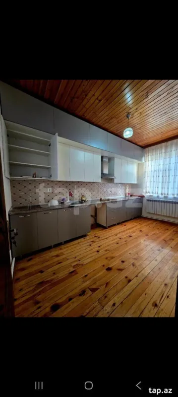 Satılır 6 otaqlı həyət evi