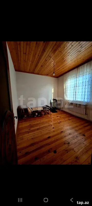 Satılır 6 otaqlı həyət evi