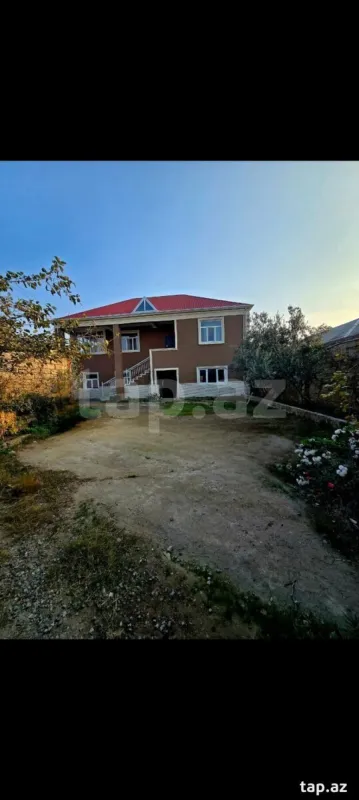 Satılır 6 otaqlı həyət evi