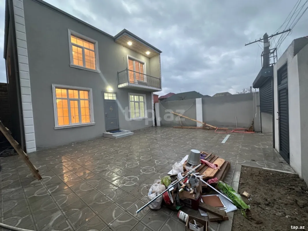 Satılır 4 otaqlı həyət evi 180 m²