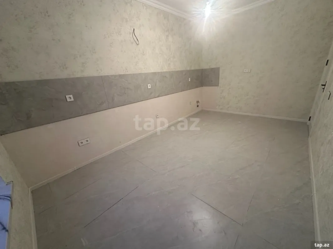Satılır 4 otaqlı həyət evi 180 m²