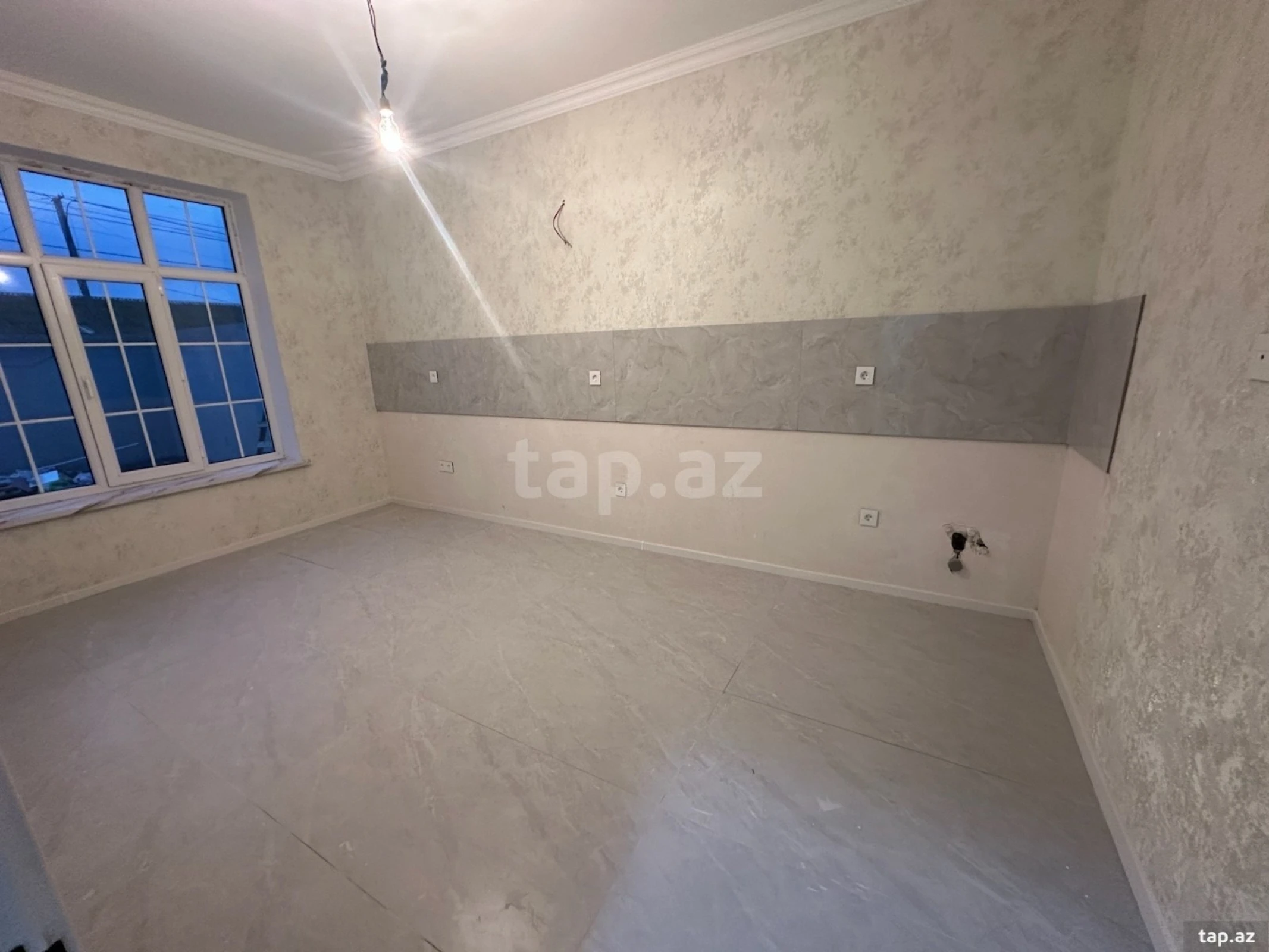 Satılır 4 otaqlı həyət evi 180 m²