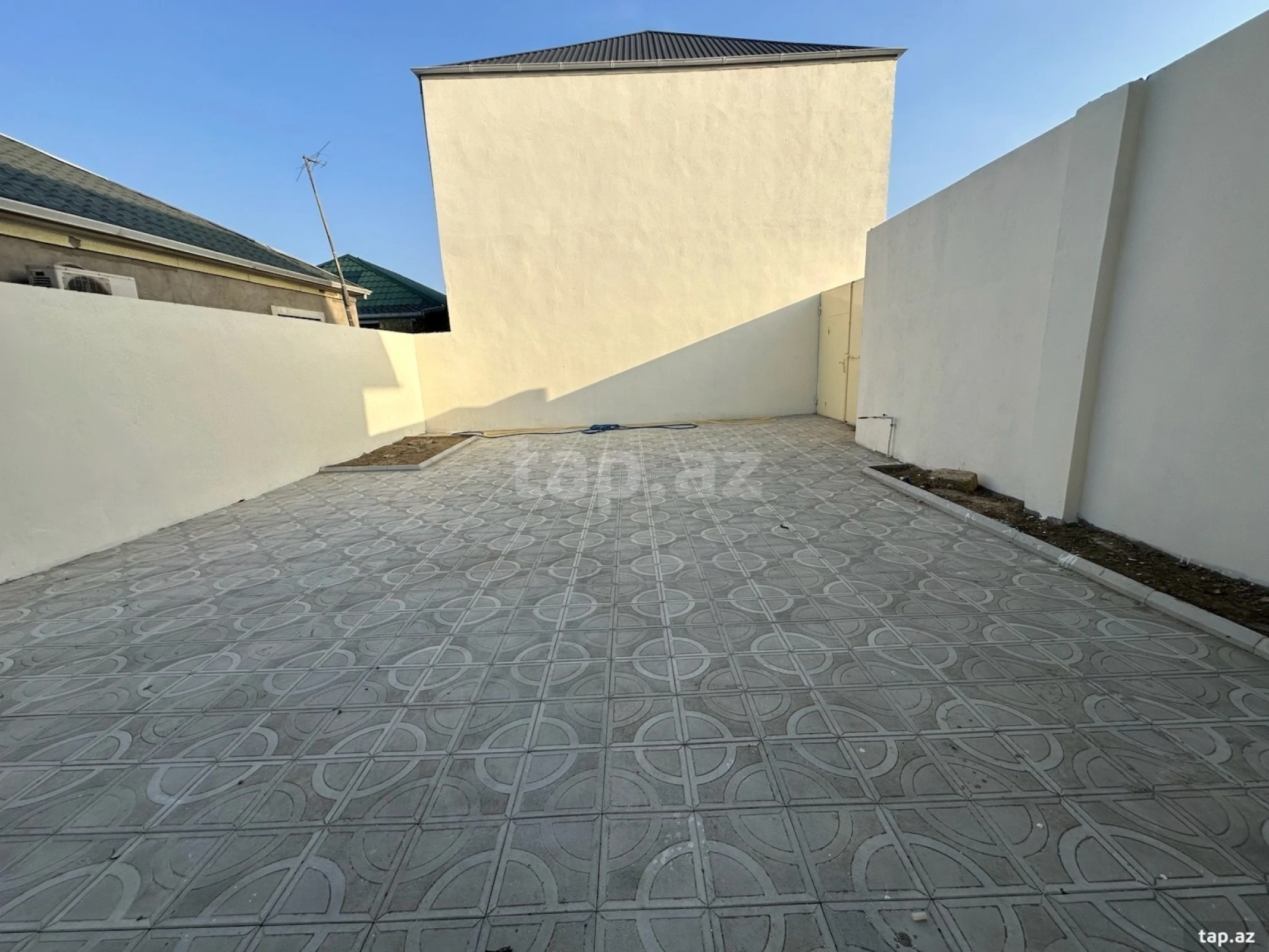 Satılır 4 otaqlı həyət evi 180 m²