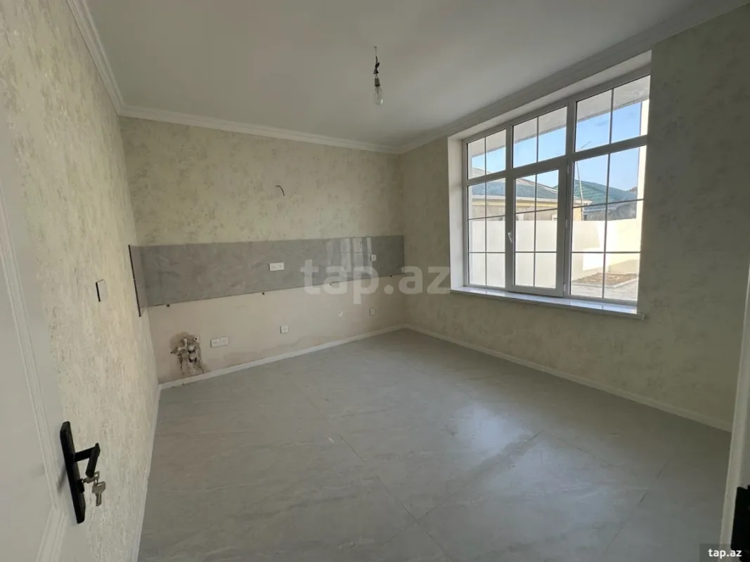 Satılır 4 otaqlı həyət evi 180 m²