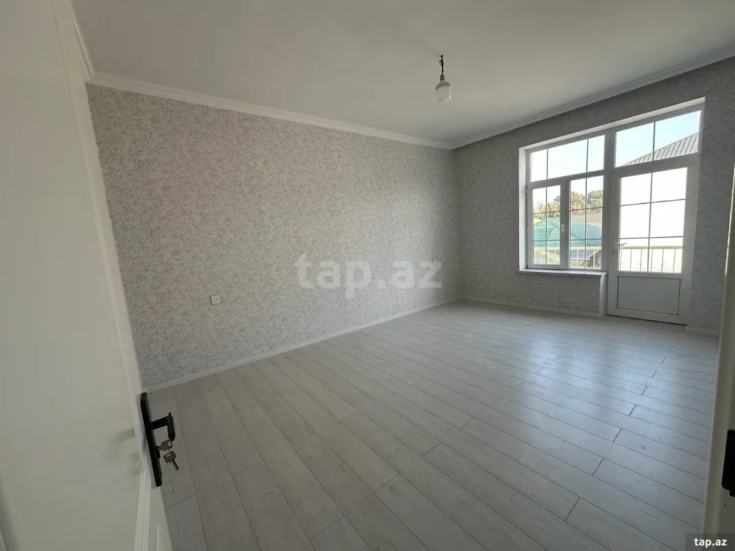 Satılır 4 otaqlı həyət evi 180 m²