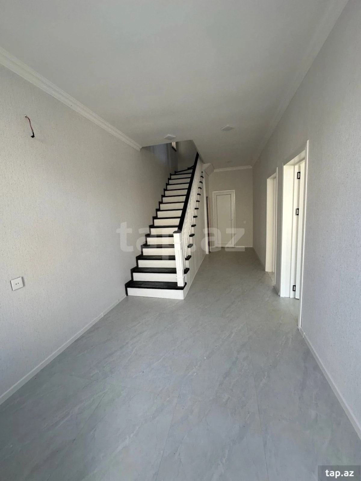 Satılır 4 otaqlı həyət evi 180 m²