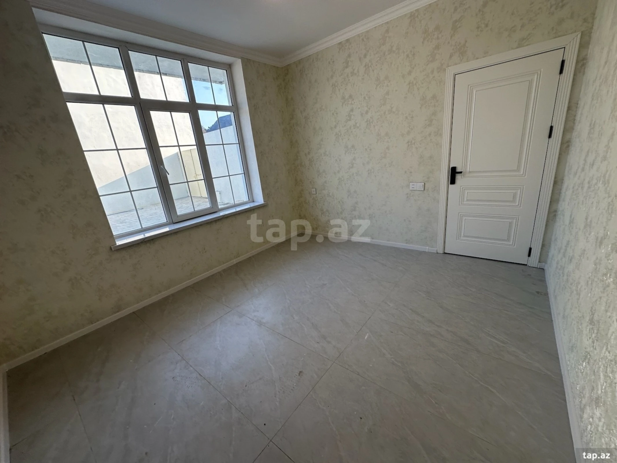 Satılır 4 otaqlı həyət evi 180 m²