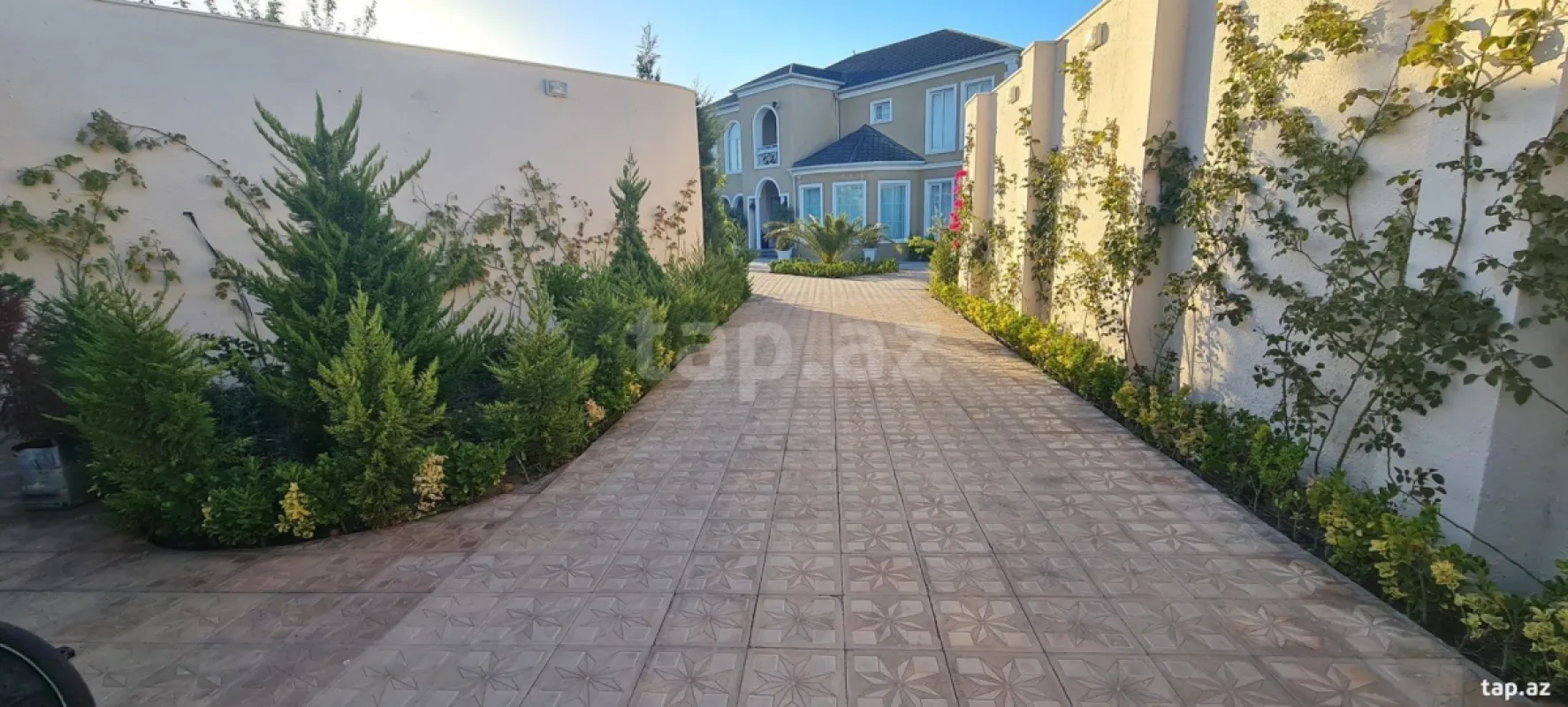 Kirayə verilir 6 otaqlı həyət evi