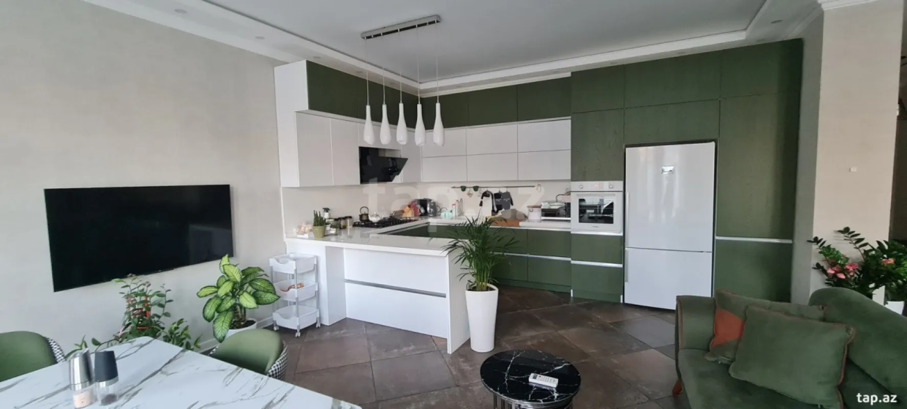 Kirayə verilir 6 otaqlı həyət evi