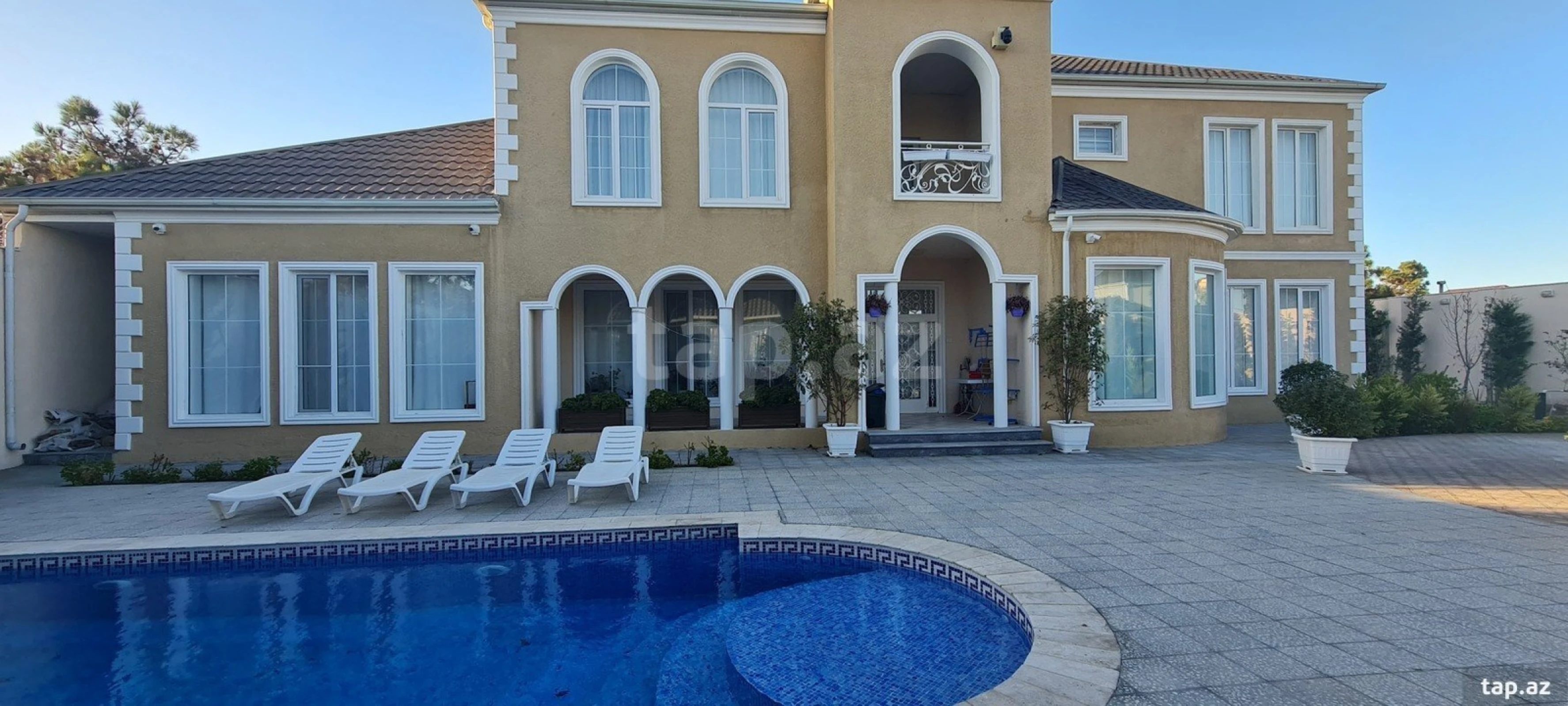 Kirayə verilir 6 otaqlı həyət evi