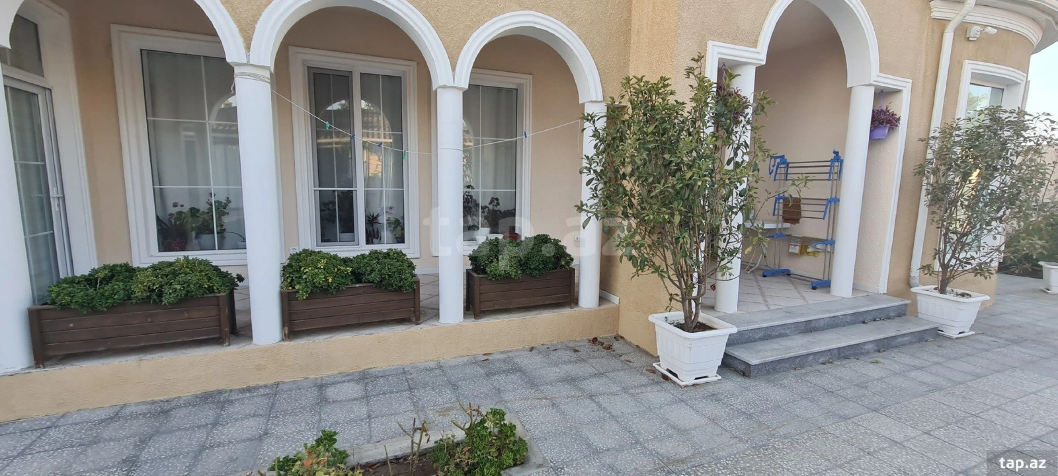 Kirayə verilir 6 otaqlı həyət evi