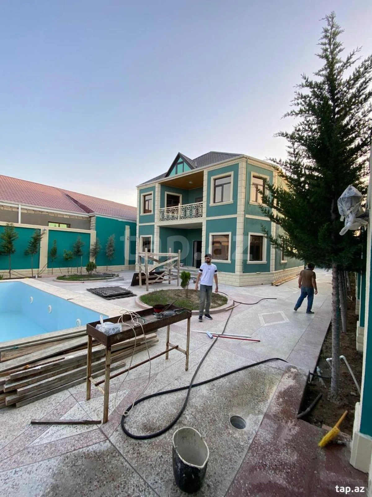 Kirayə verilir 6 otaqlı həyət evi