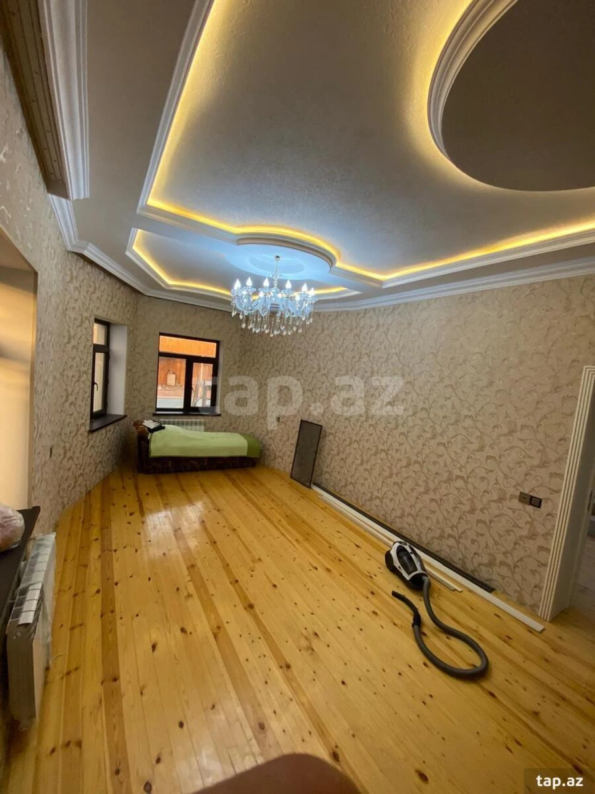 Kirayə verilir 6 otaqlı həyət evi