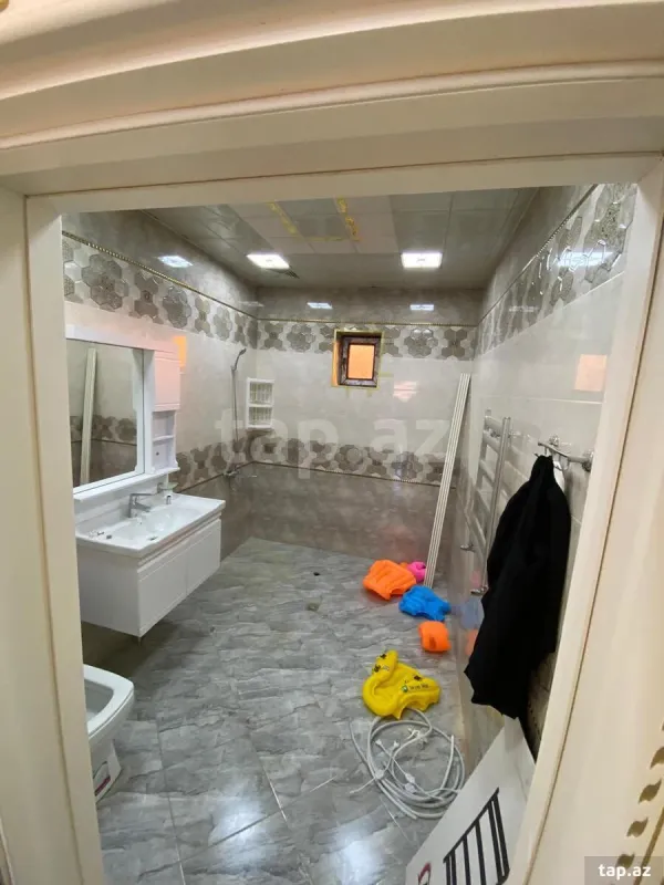 Kirayə verilir 6 otaqlı həyət evi