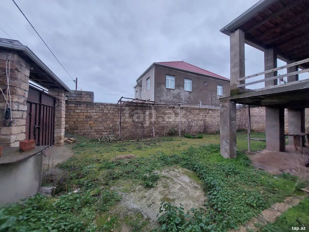 Satılır 4 otaqlı həyət evi