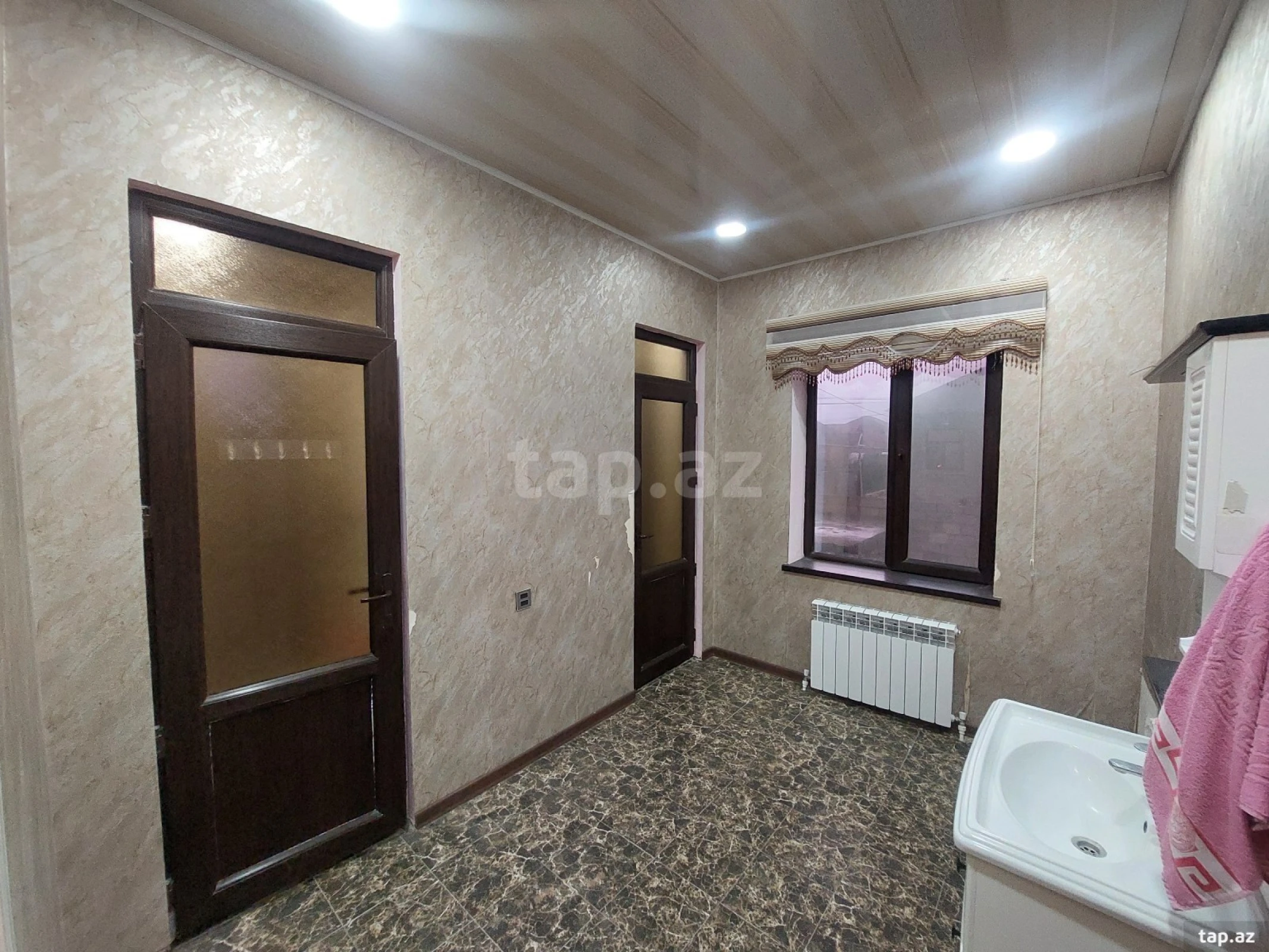 Satılır 4 otaqlı həyət evi