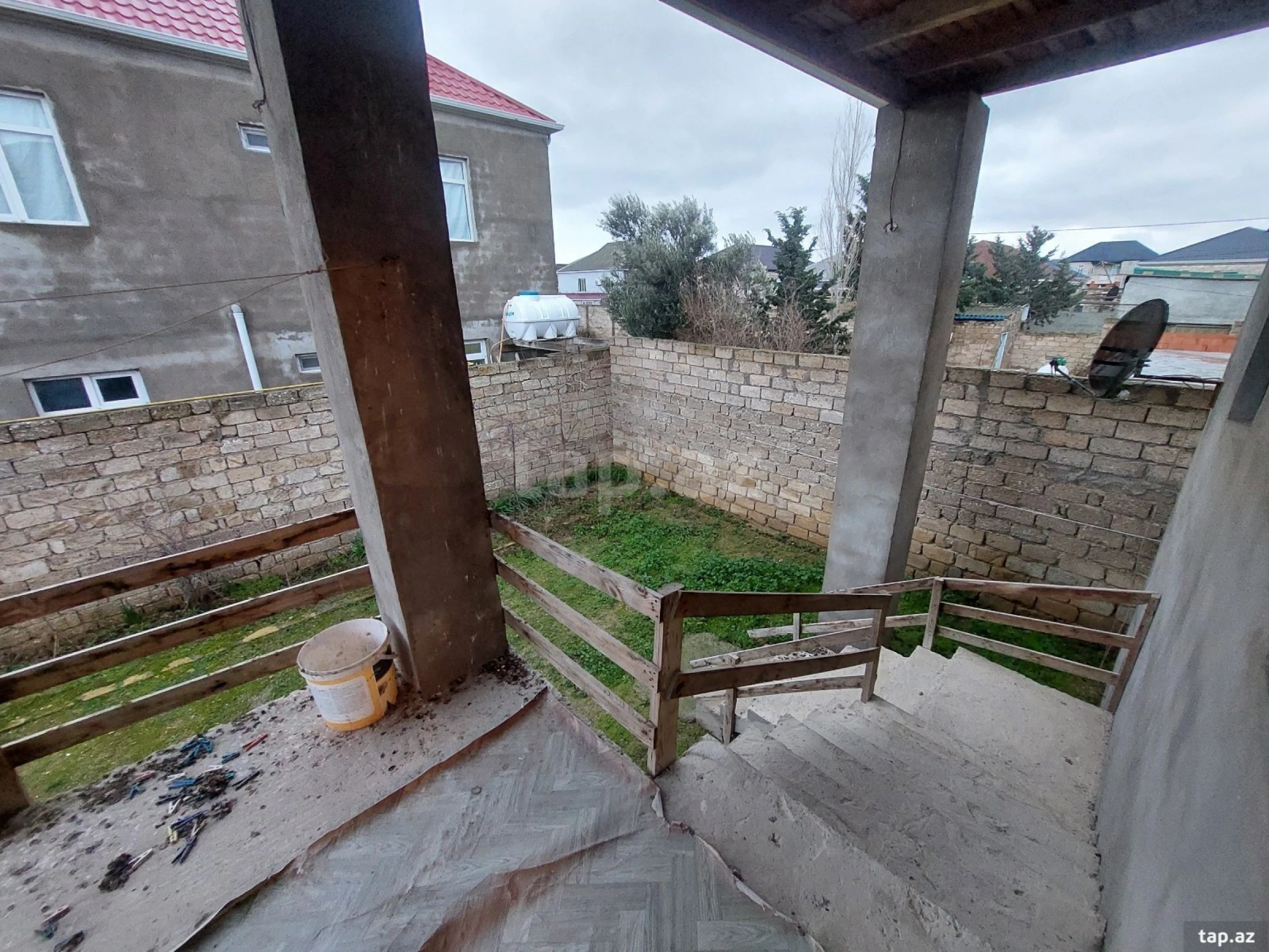 Satılır 4 otaqlı həyət evi