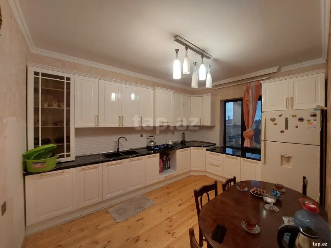 Satılır 4 otaqlı həyət evi