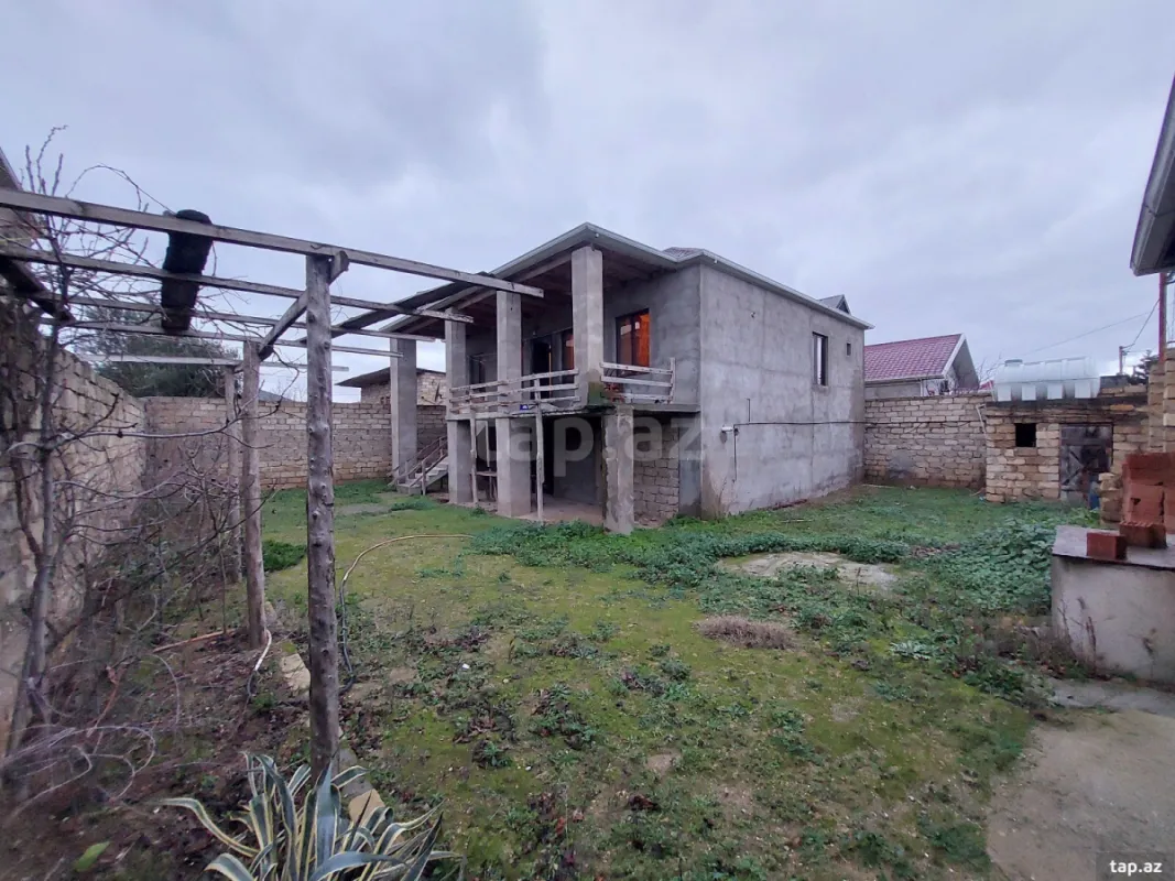 Satılır 4 otaqlı həyət evi