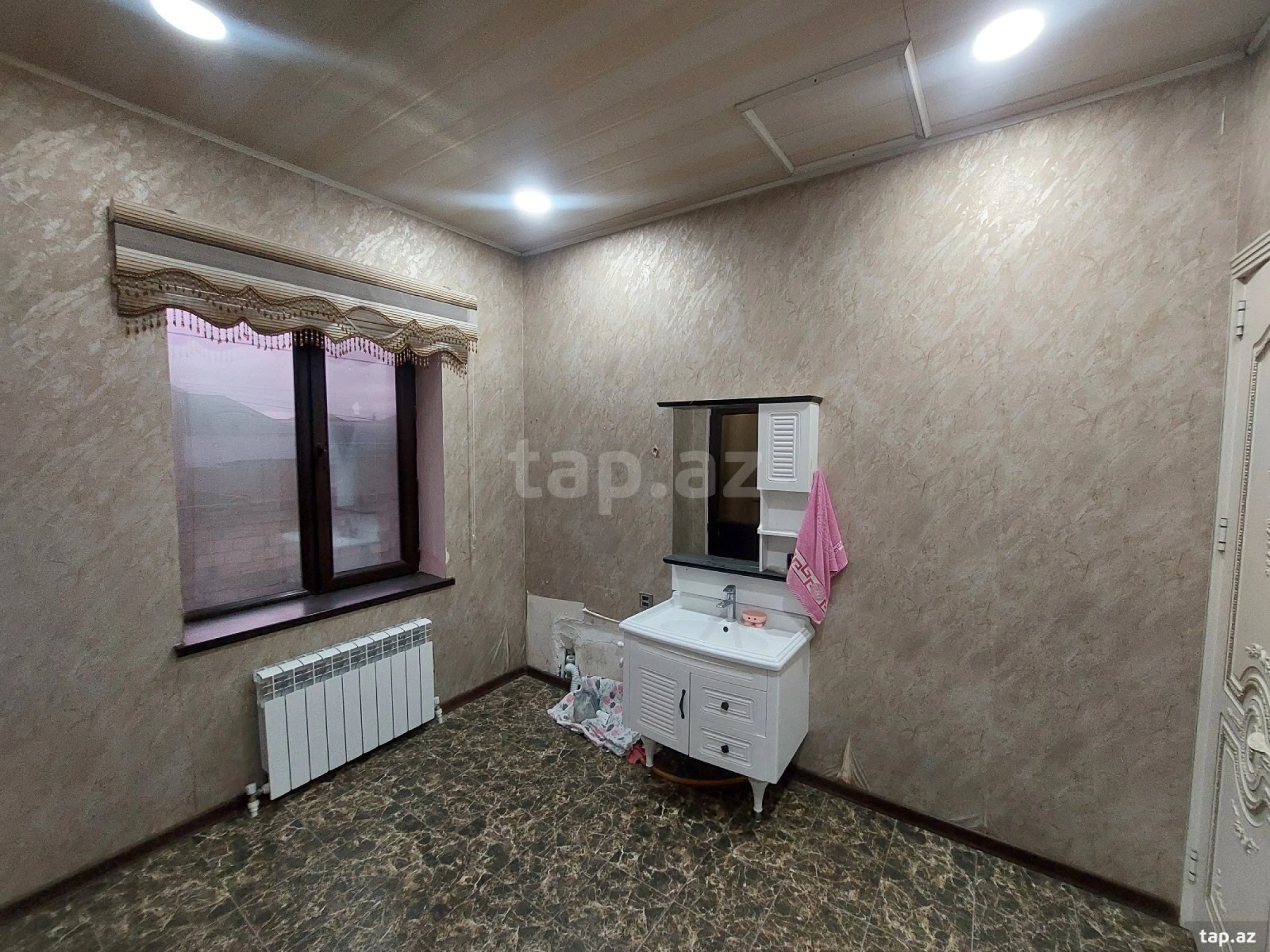 Satılır 4 otaqlı həyət evi