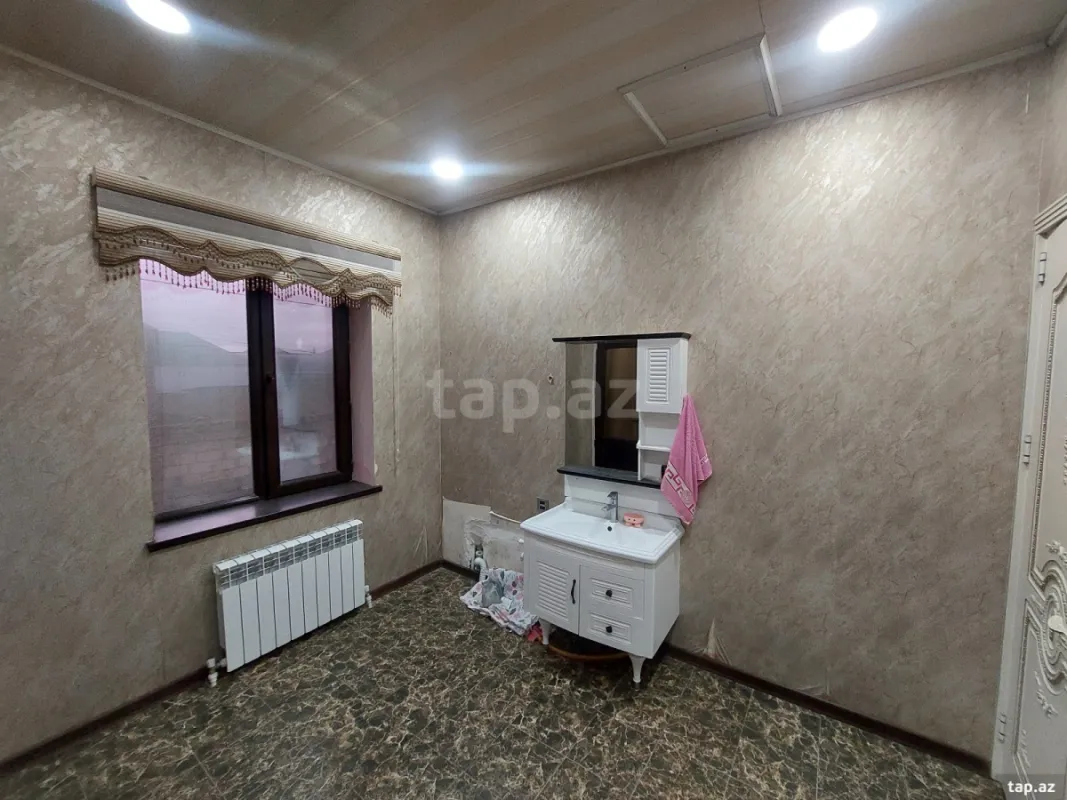 Satılır 4 otaqlı həyət evi