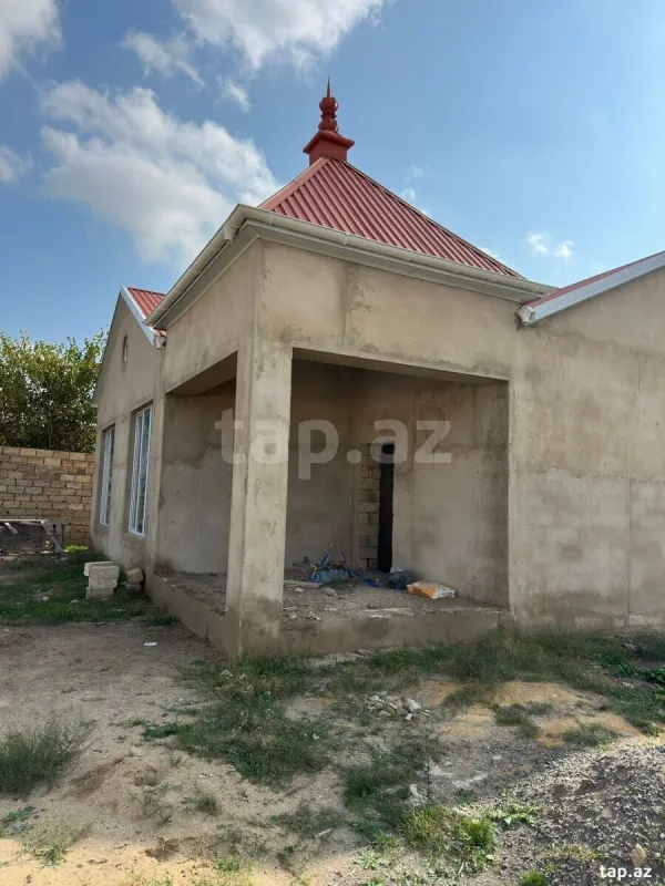 Satılır 4 otaqlı həyət evi